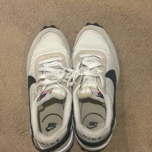 Nike Women’s Nike Waffle debut Sneakers